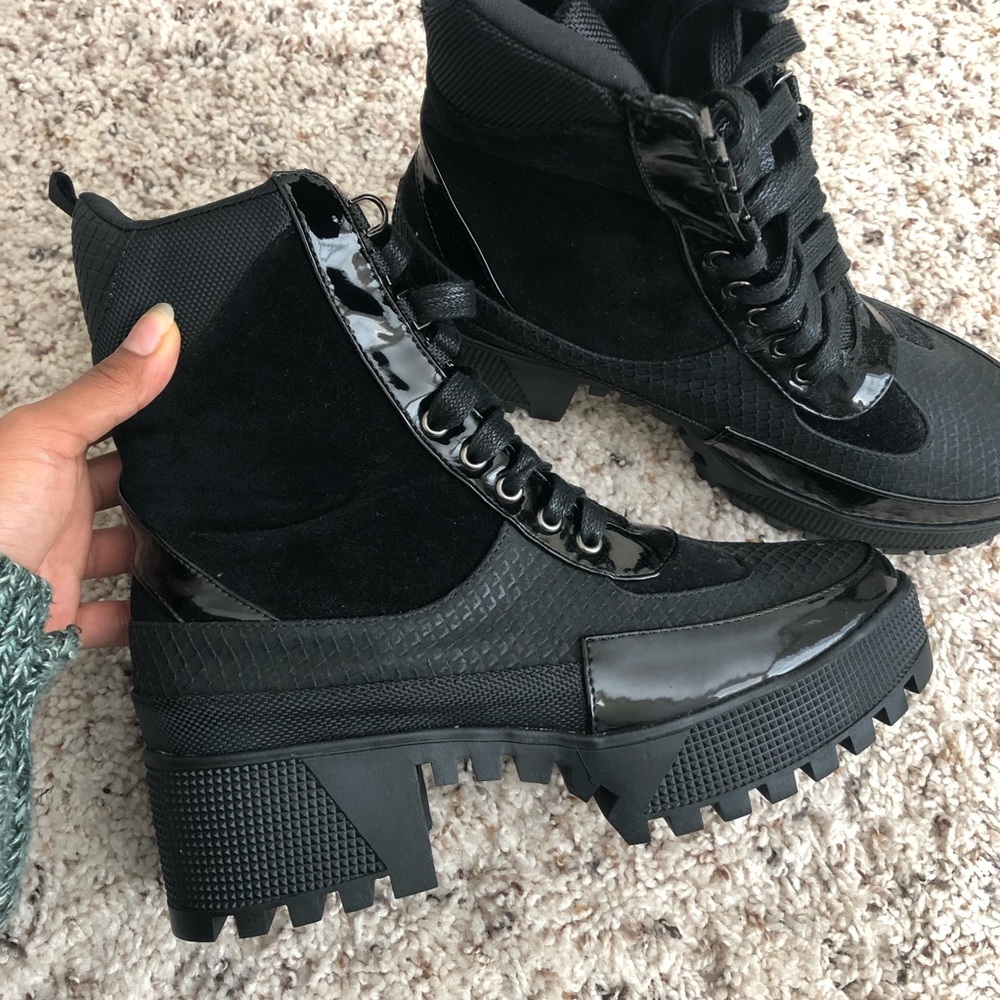 Black Desert Boots!